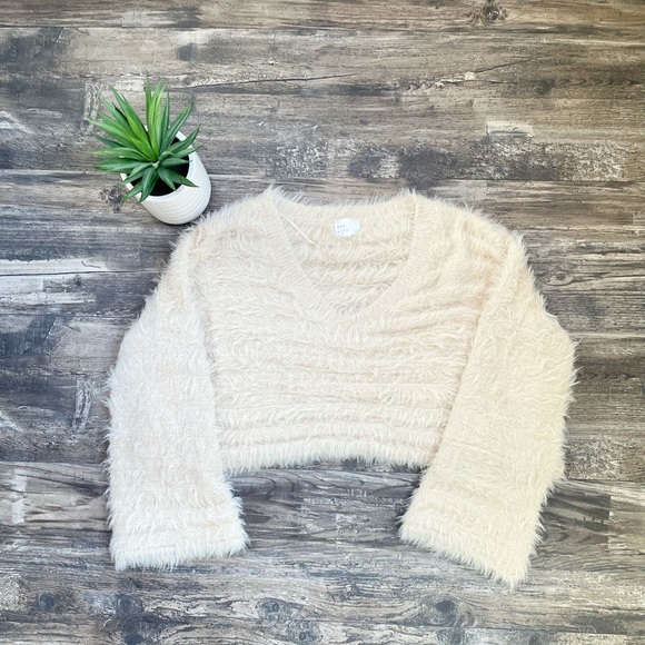 dee elly cropped vneck fuzzy sweater with bell sleeves - Picture 7 of 14